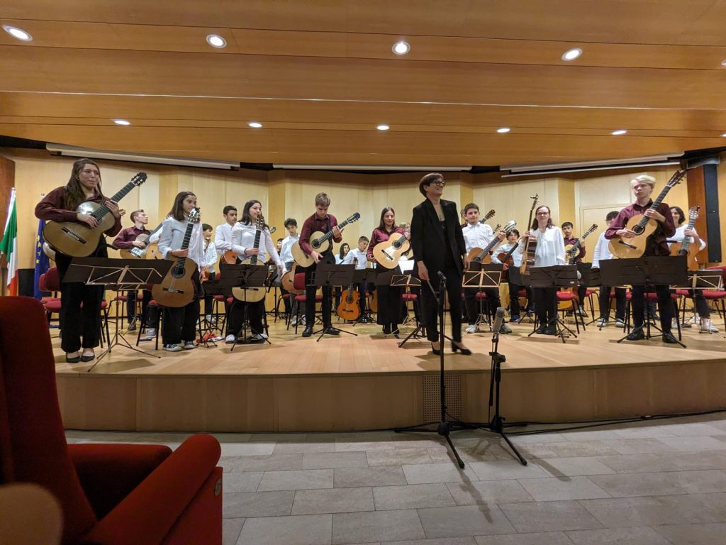 Concerto delle orchestre di chitarre di Amburgo e di Lecco￼