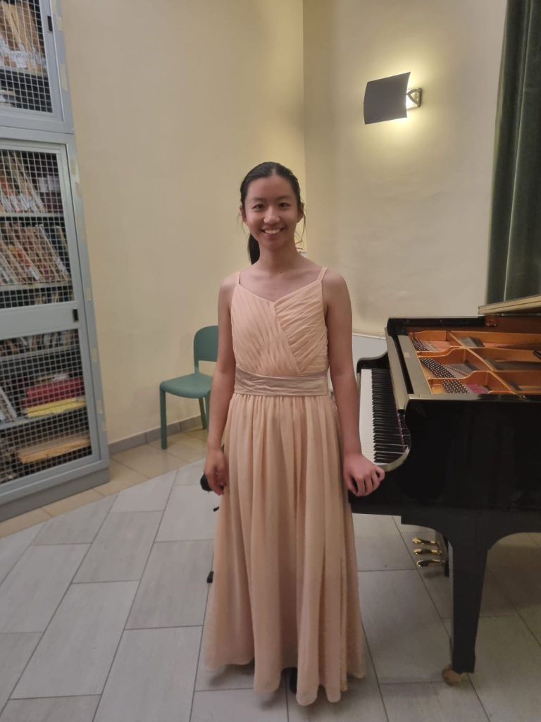 He Jun Le incanta il Conservatorio di Gallarate: sua l'apertura del concerto con la Rapsodia Ungherese n. 6 di Liszt￼